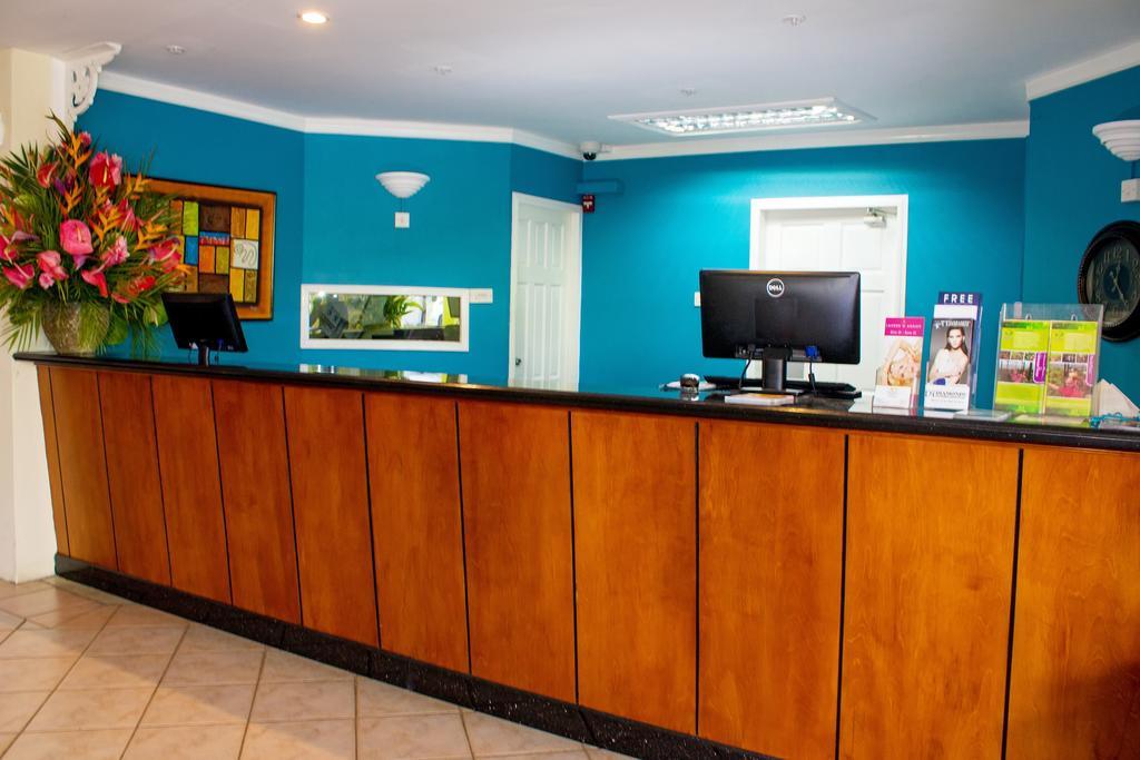 גרוס איילט Bay Gardens Hotel מראה חיצוני תמונה