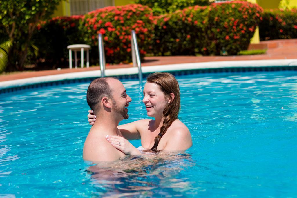 גרוס איילט Bay Gardens Hotel מראה חיצוני תמונה